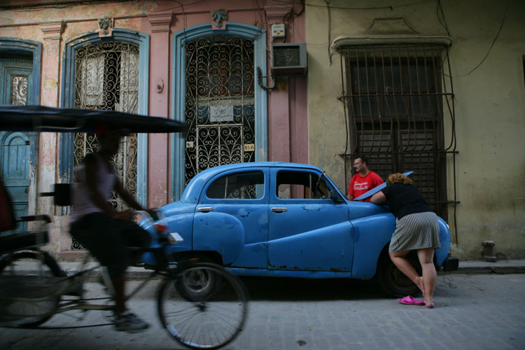 Car Trouble #1 : Havana : Cuba