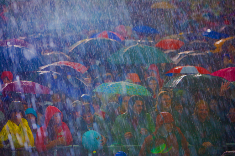 Whole World in his Hands : Rain Earth Day on the Mall : DC