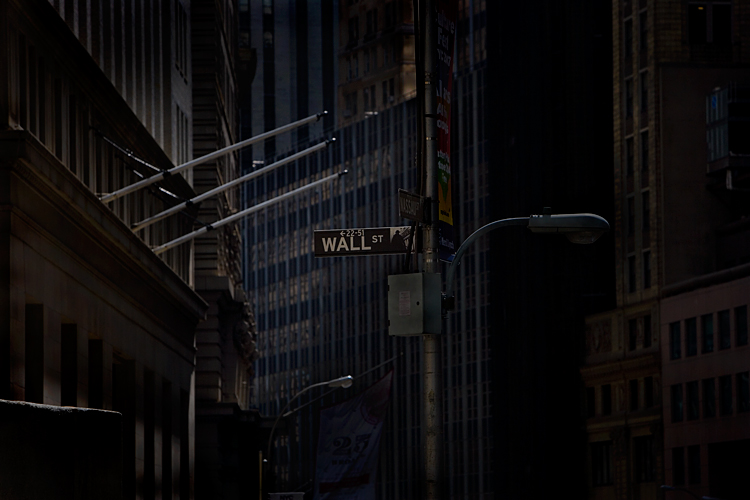 Last Person Out Please Turn Off The Lights : Wall Street : NYC