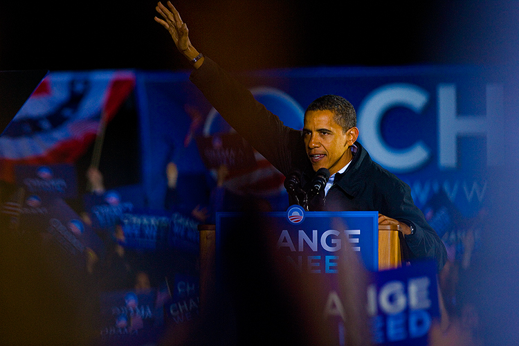 The Final Wave of The Final Campaign Speech - Barack Obama : Manassas - Virginia : USA
