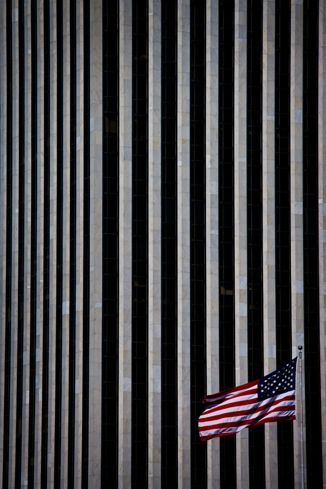 Flag Tower : from 5th Av in Midtown : USA