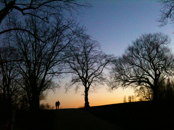 Roaming and Romancing on iPhone : Hampstead Heath : London