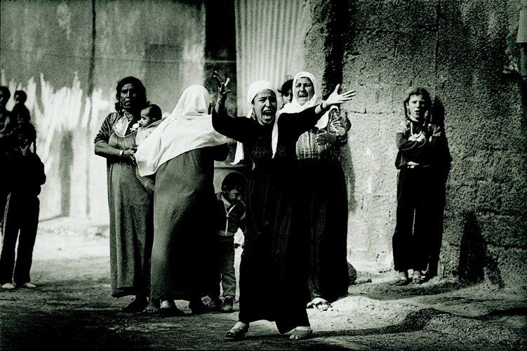 Protesting Palestinian Woman : Beach Camp : Gaza 