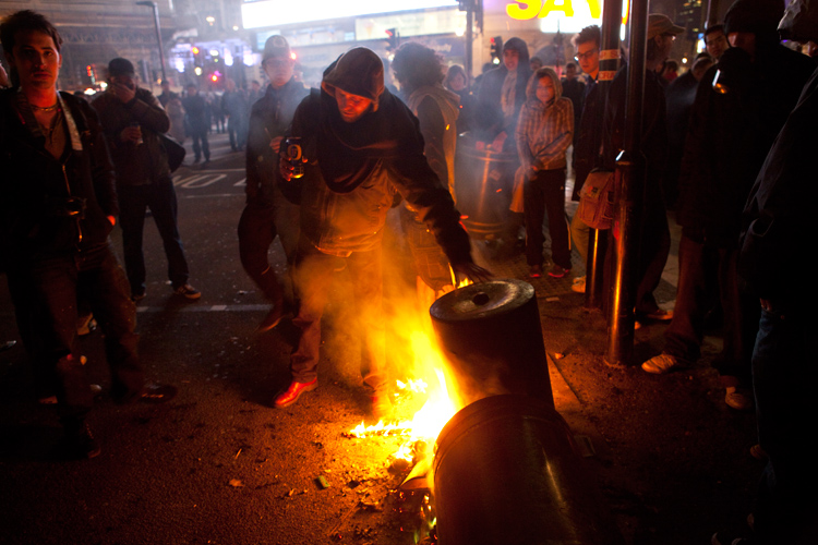 Bonfire of The trash Cans : Cuts Protest Riot : Piccadilly Circus : London