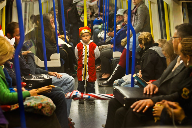 Future King on Tube Shock : Picadilly line : London Tube