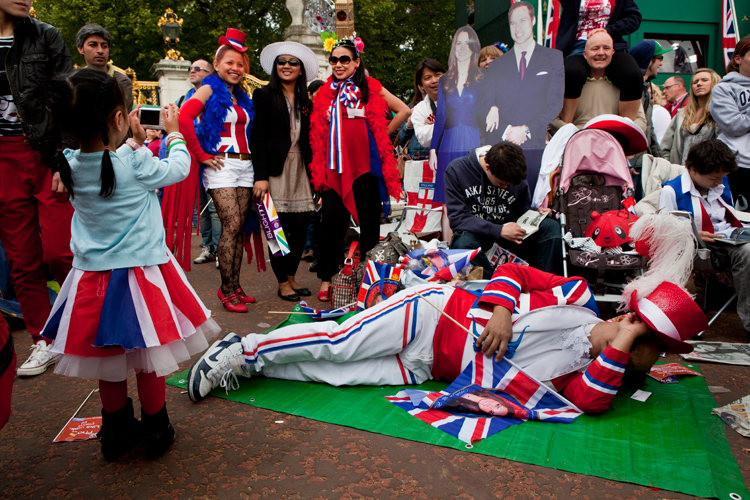 Royal Wedding Crowds : Buckingham Palace : London