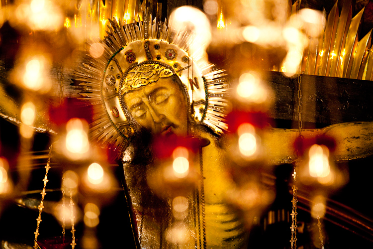 Jesus : The Altar of the Crucifixion : Church of the Holy Sepulchre : Jerusalem