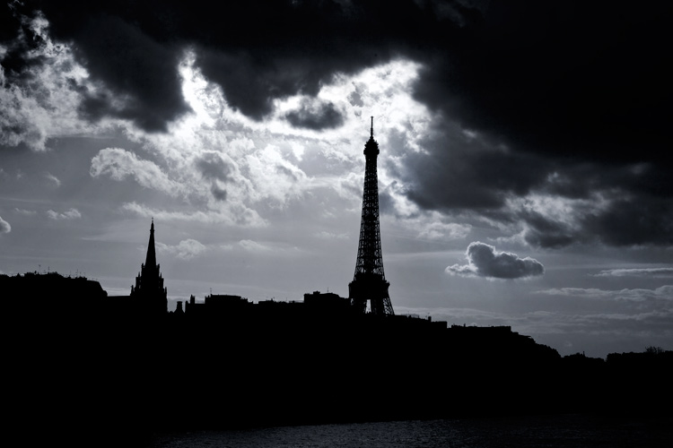 I'm Anesthetized and Flying and Ready for the World - Almost : Paris