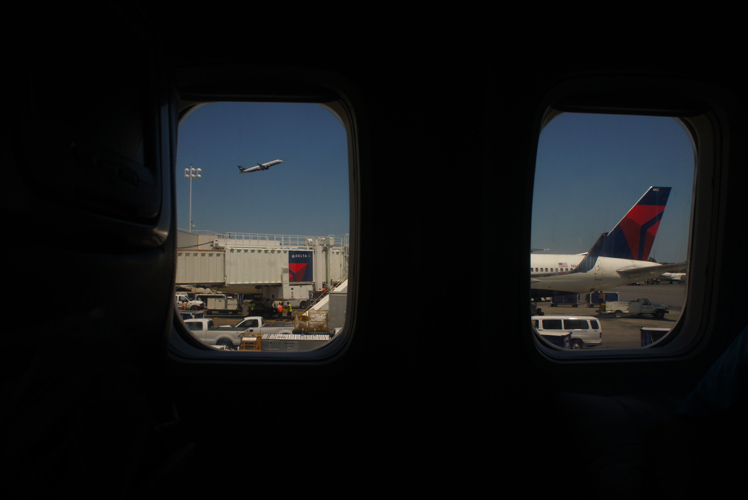 Wheels Up : Delta Aircraft at LGA : New York City