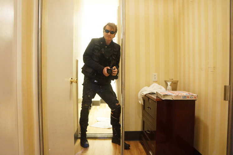 Knee Pads its the Way Forward : Dodgy San Diego Hotel : CA