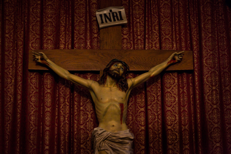 The Risen God and The Dodgy Curtains : The Basilica of the sacred Heart : Atlanta