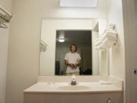 Cheap Hotel on the Edge : Edge of DC : Maryland